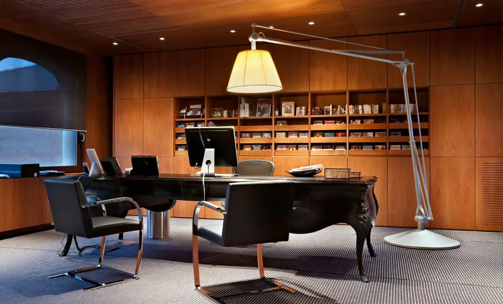 SuperArchimoon-floor-flos-R-01.webp