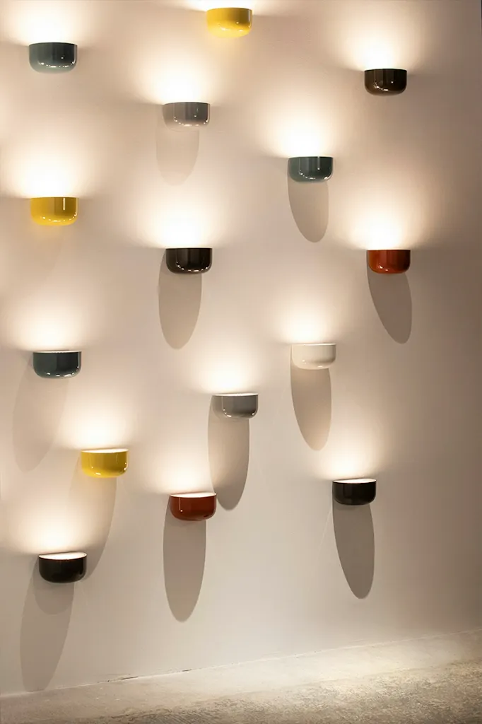 Bellhop-wall-up-flos-R-09.webp