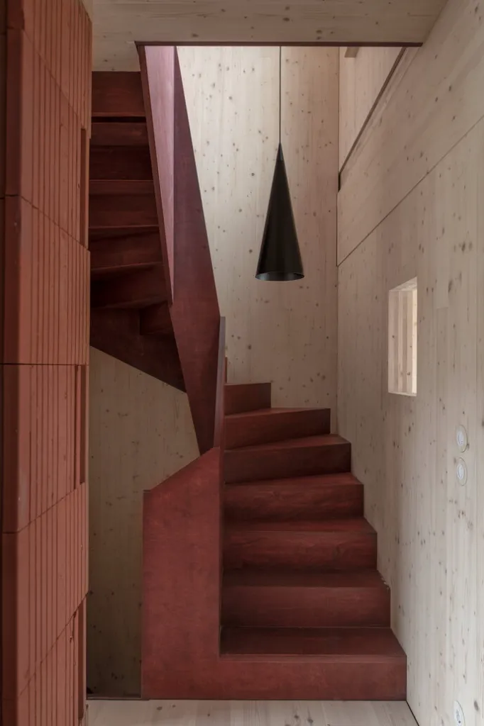 cone-medium-suspended-private-twelve-house-lighting-wastbergplus-andy-liffner-photographer-12.765ad8ef.webp