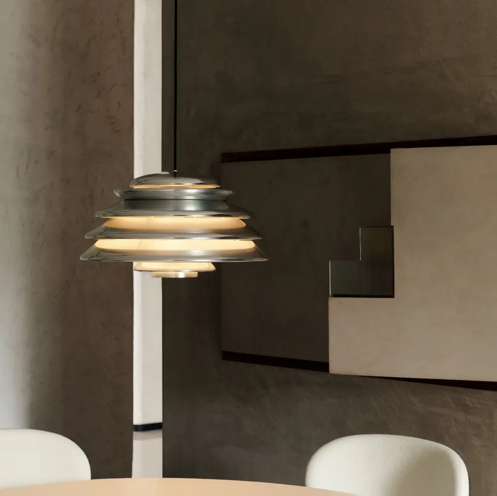 100220_Verpan-Hive-pendant-Polished-Aluminium_02_1800x1799.webp