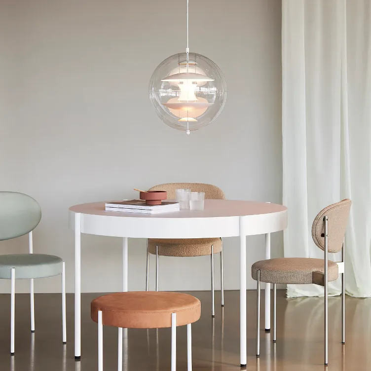 verpan-vp-globe-pendelleuchte-von-verner-panton-weiss-warm-peach-verner-panton-verpan-haengeleuchten-leuchten-874-90504-4.webp