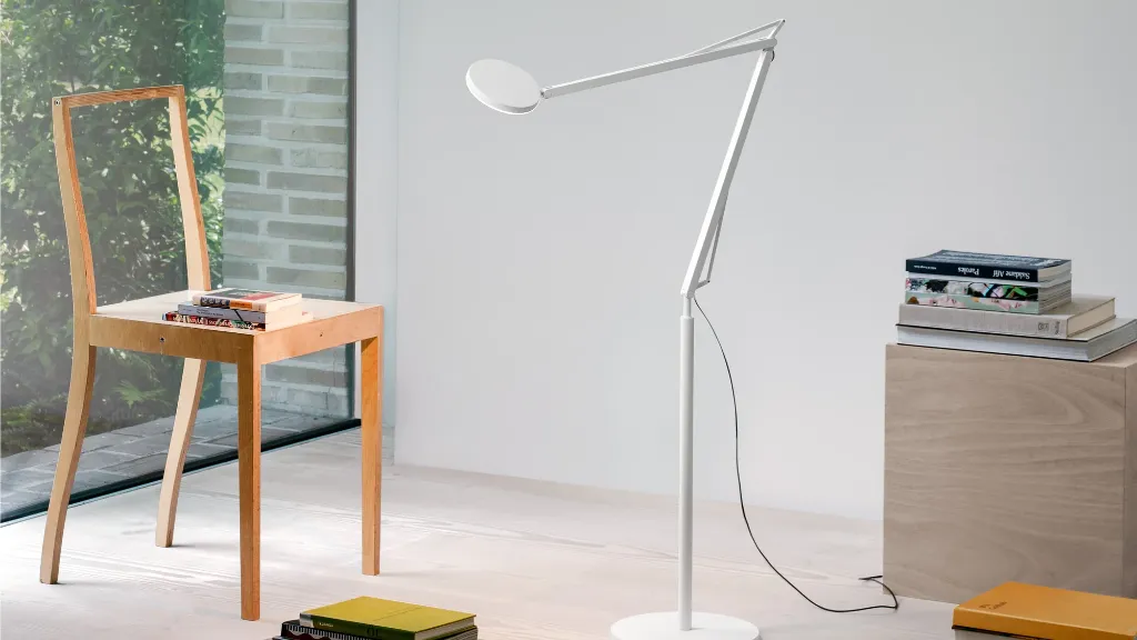GRAU_John-Floor_White_Sticky-Media-Banner_Desktop.webp