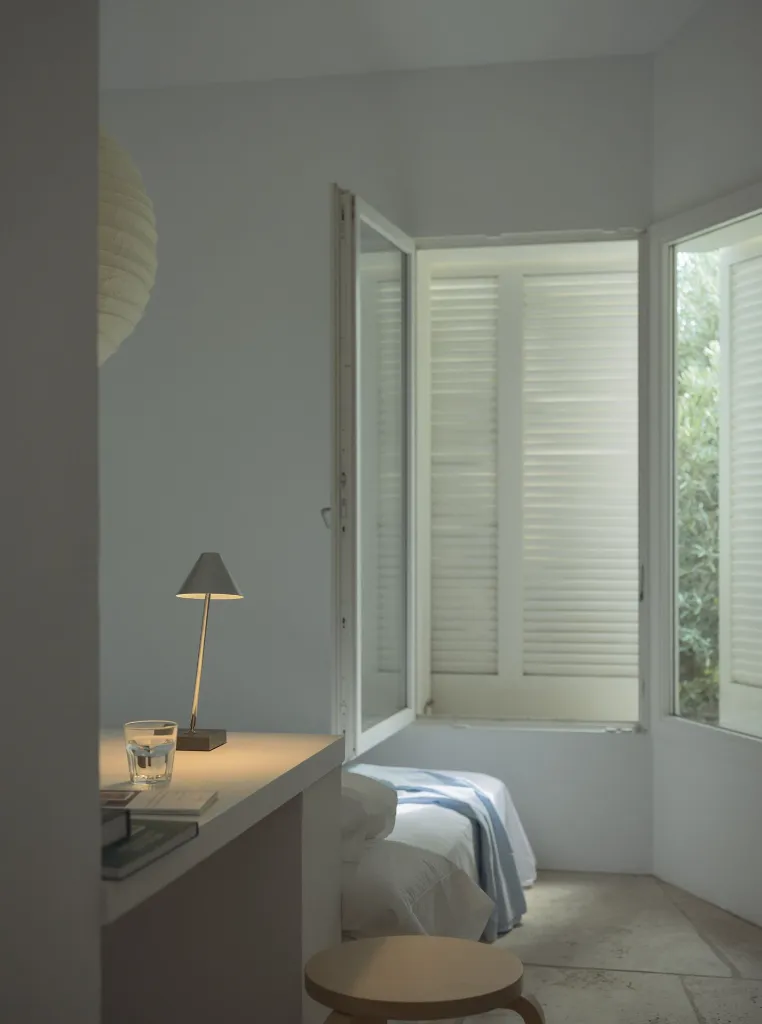 Campana-Verano-2023-Cadaques-Arquitectura-G-Jara-Varela-09-230379-Gira-Mini-Bateria-x2400-scaled.webp