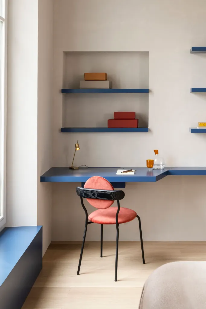 Aude-Table_brass_studio-razavi-architecture-Apartment-XVIII-Vincent-Leroux.webp