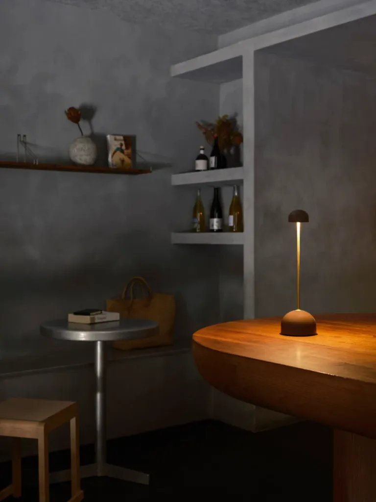 marset-lr-sips-brown-table-900x1200.webp