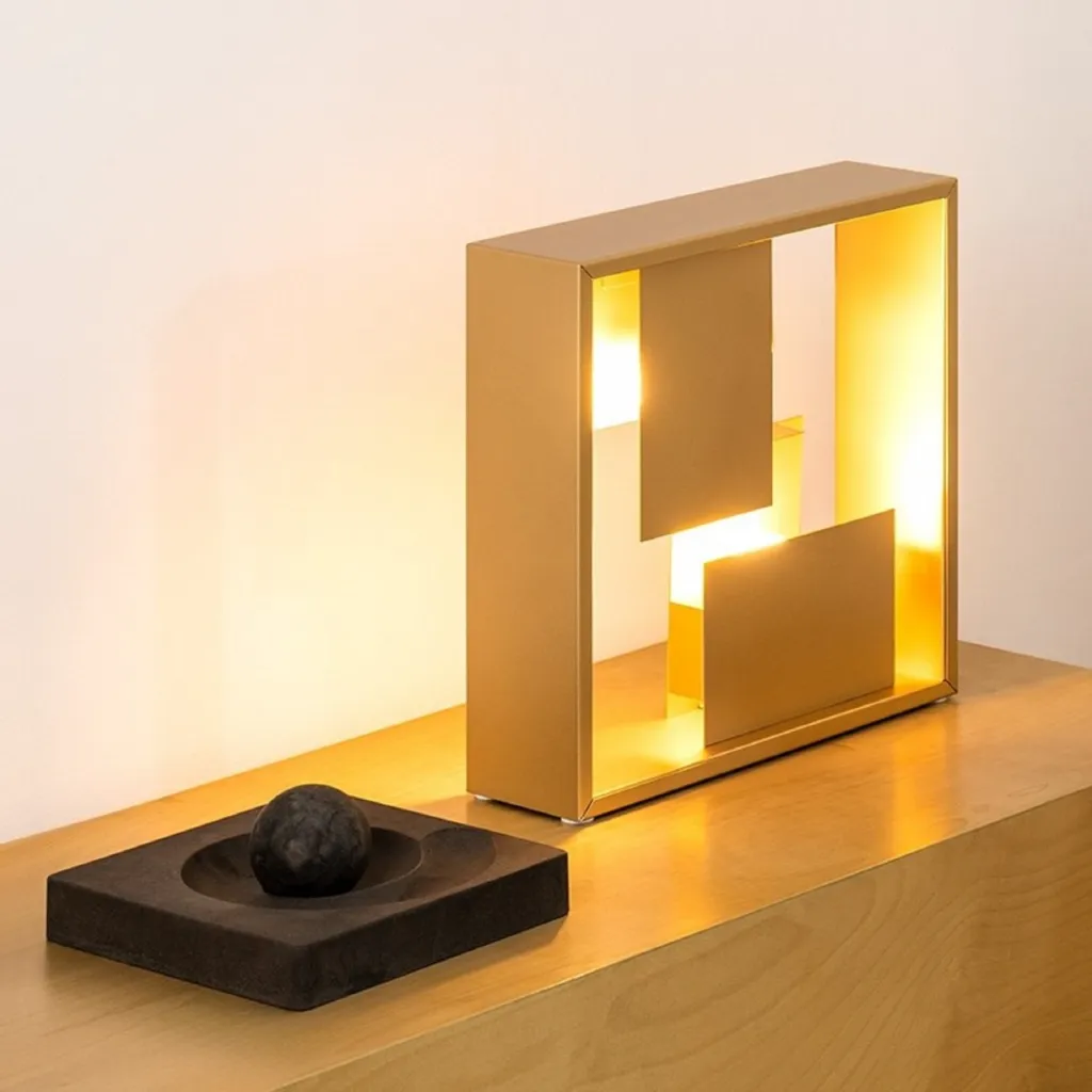 artemide-fato-table-lamp.webp