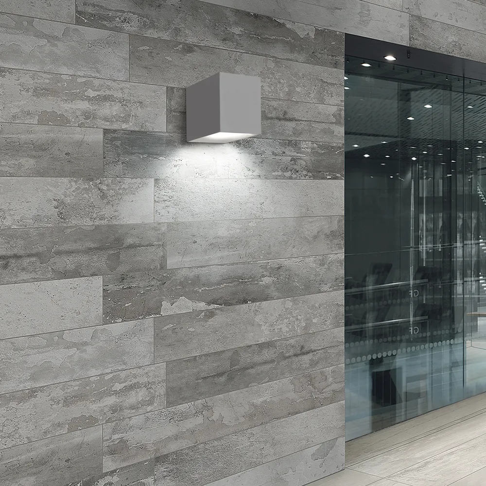 Artemide-Design-Wall-AEDE-Corridor-Office.webp
