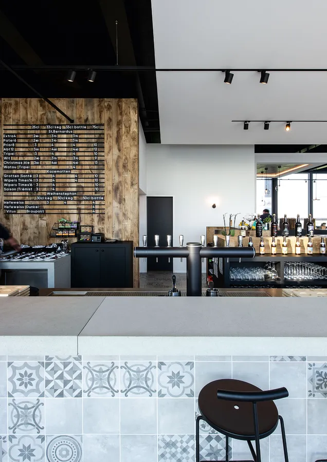 BAR-BERNARD-008-RZ.55a6155b.webp