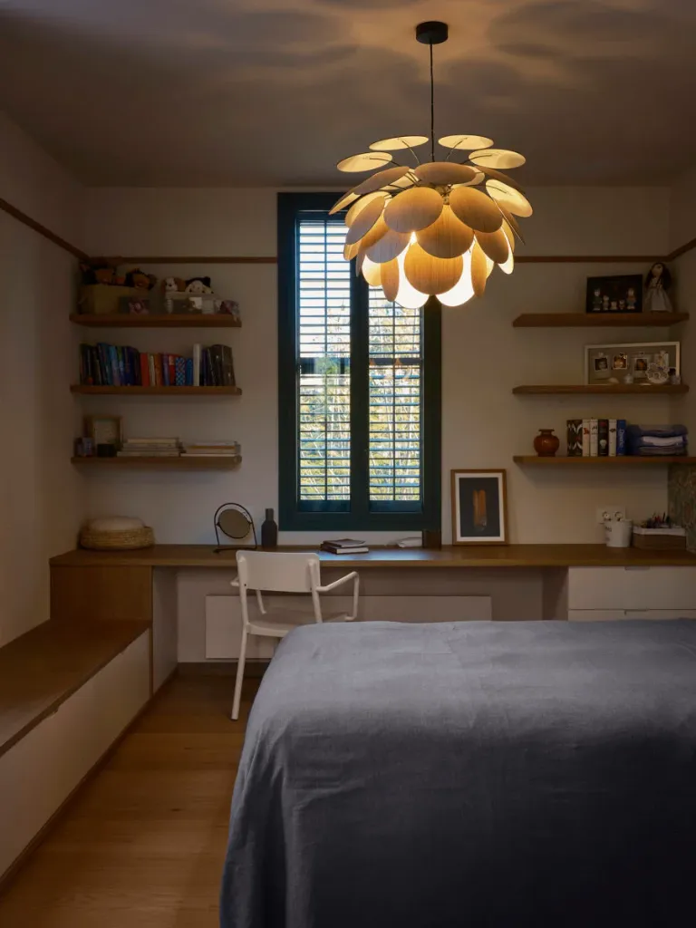 marset-lr-discoco-wood-in-a-room-900x1200.webp