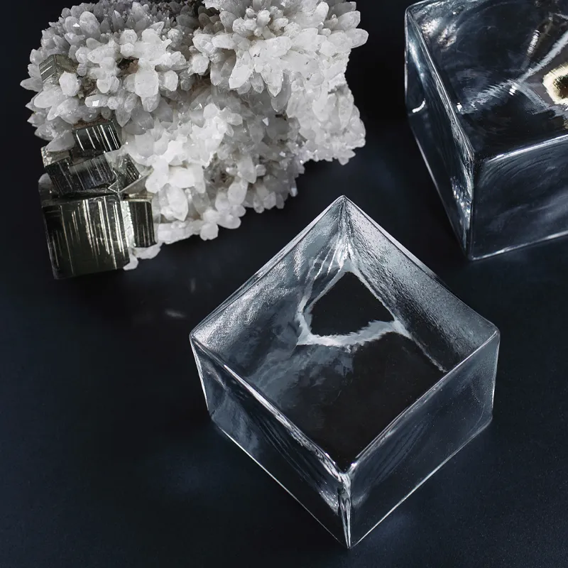 bomma-pyrite-collection-inspiration-handblown-crystal-lighting-web.webp