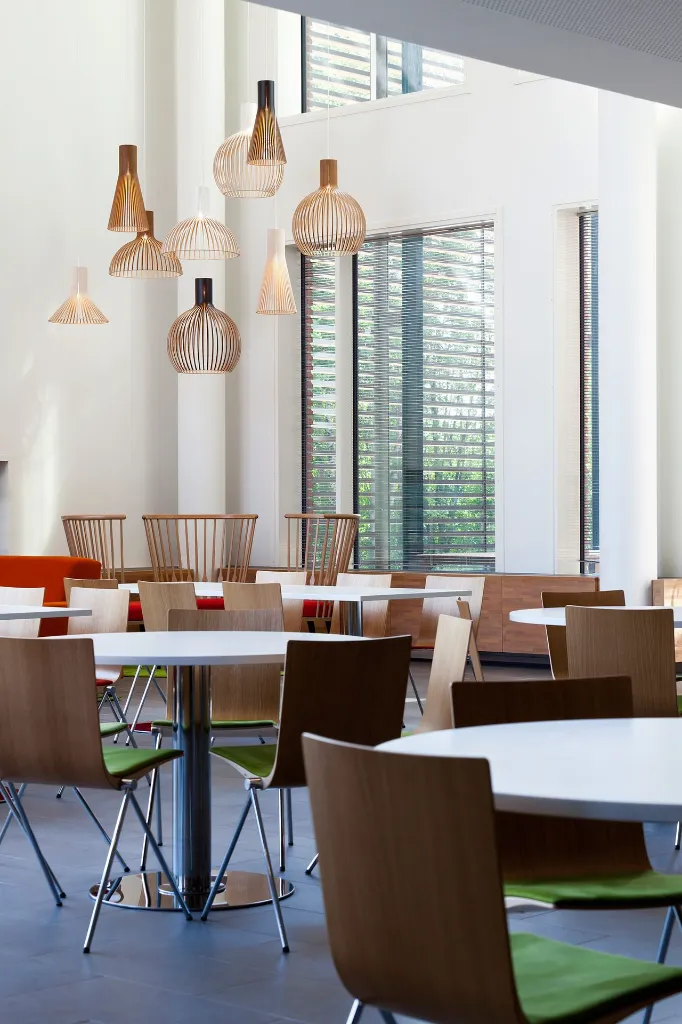 Secto_Design_various_OIH_Cafe_web.webp