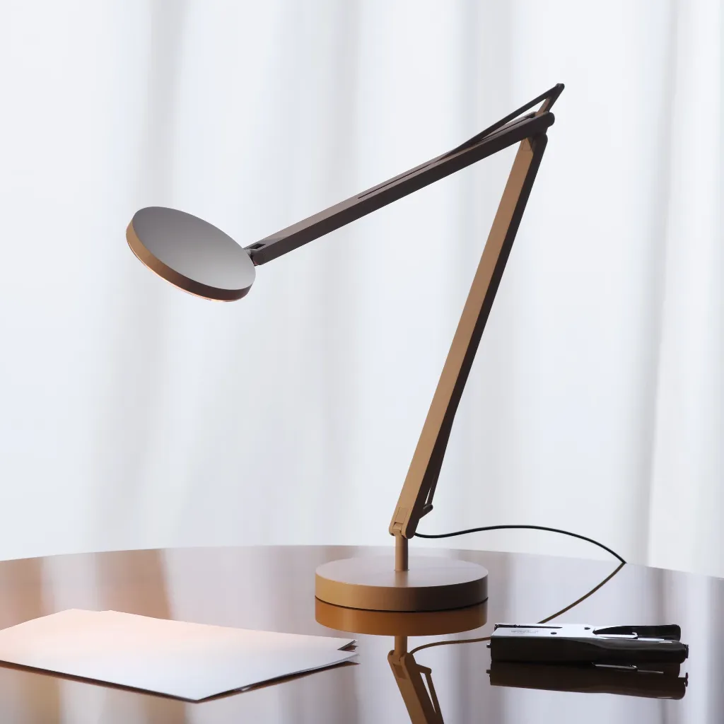 GRAU_John_Grey_Round-Table_Square.webp