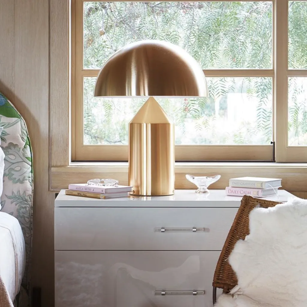 Atollo_Metal_Table-Lamp_01.webp