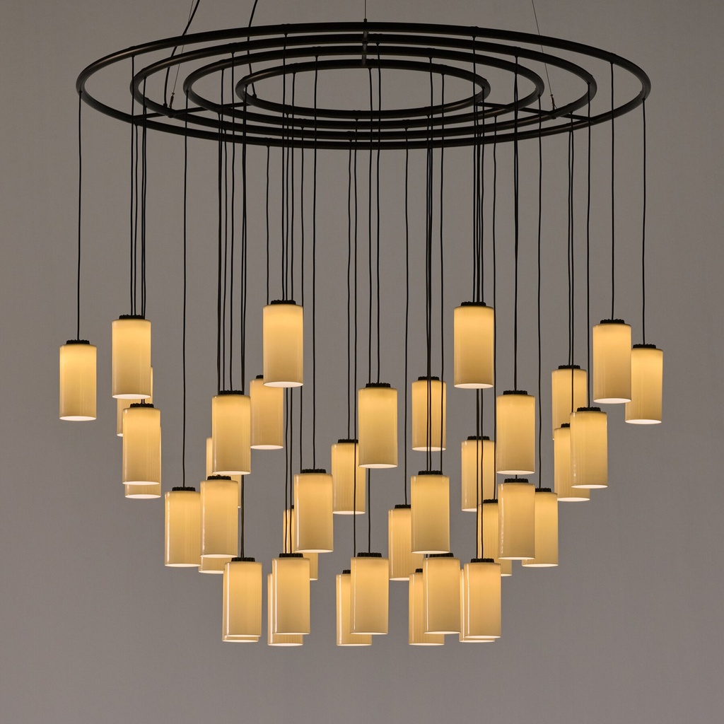 Cirio Chandelier: Lampshade: White porcelain. Dimming: 1-10V.