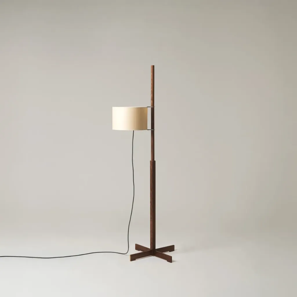 [SNC-TMMSA07] TMM: Wood structure: Walnut. Parchment lampshade: Beige.