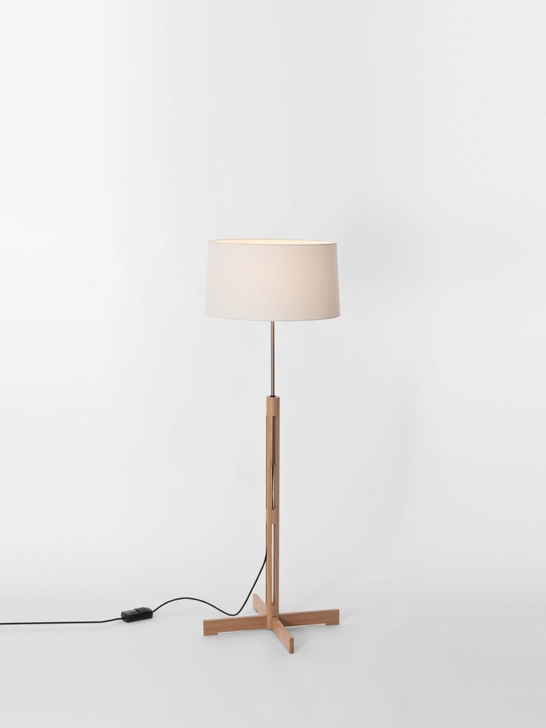 FAD: : Natural oak wood structure. : White linen lampshade.