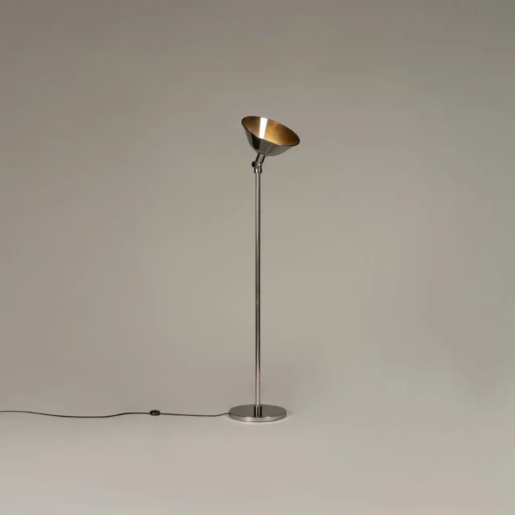 [SNC-GATSA01] GATCPAC: : Polished aluminium structure and lampshade.