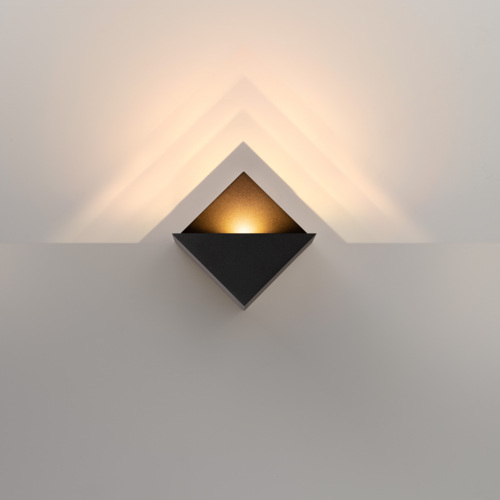 [MDL-13770832] Impulse Square Wall 1x LED 2700K Trailing Edge DI Black Structure