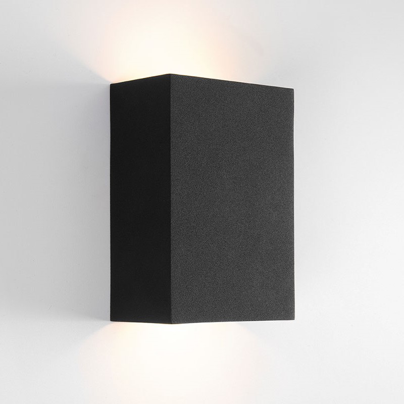 Sulfer Wall Up/Down 2x LED 2700K Trailing Edge DI Black Structure