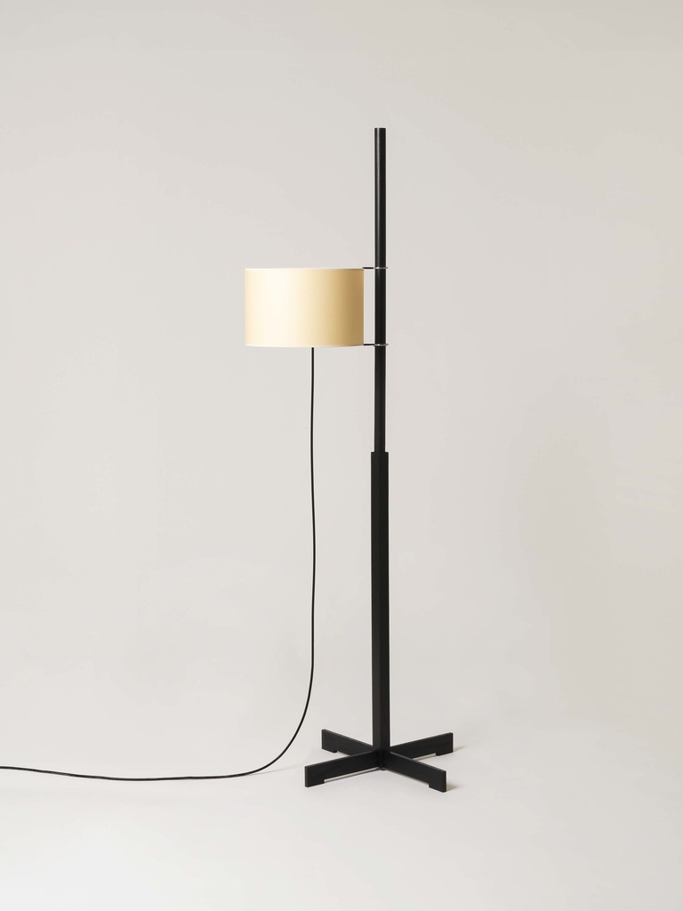 [SNC-TMMSA13] TMM: Wood structure: Black oak. Parchment lampshade: Beige.