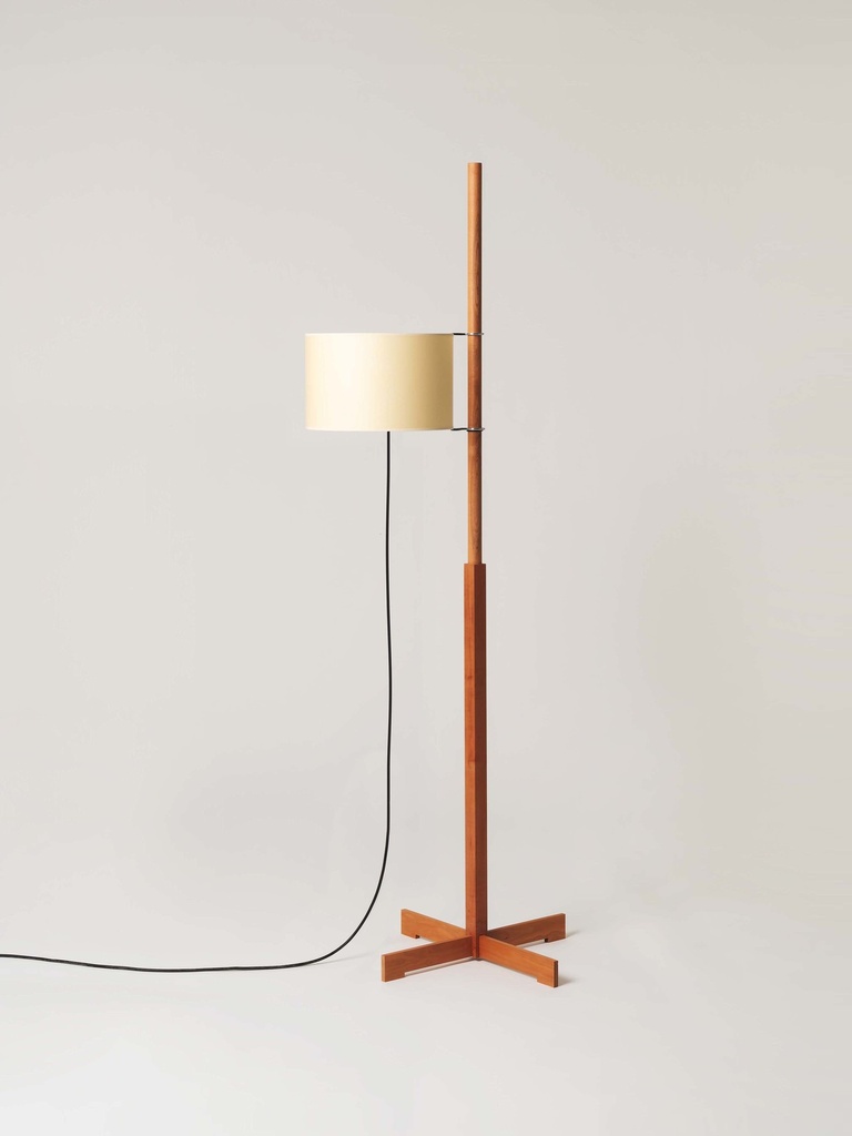 [SNC-TMMSA04] TMM: Wood structure: Cherry. Parchment lampshade: Beige.