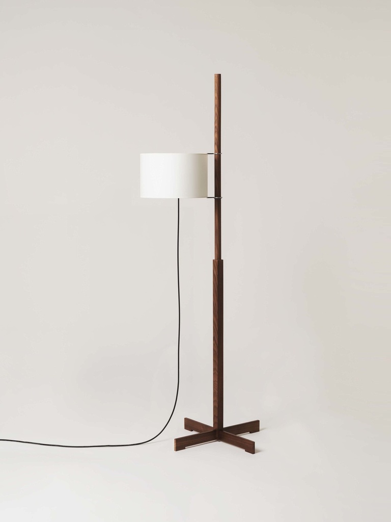 [SNC-TMMSA09] TMM: Wood structure: Walnut. Parchment lampshade: White with upper diffuser*.