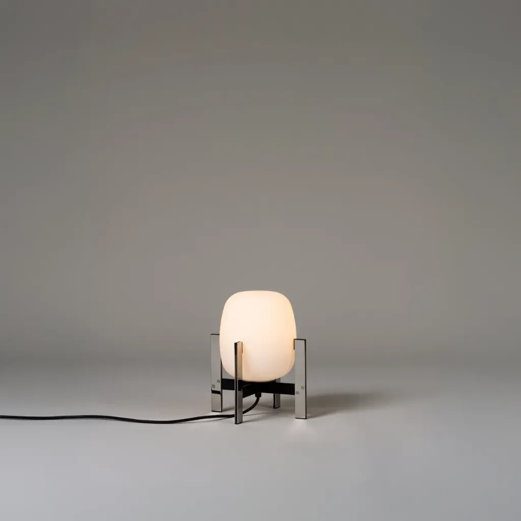Cestita Metálica, Stainless steel structure. White opal glass lampshade.