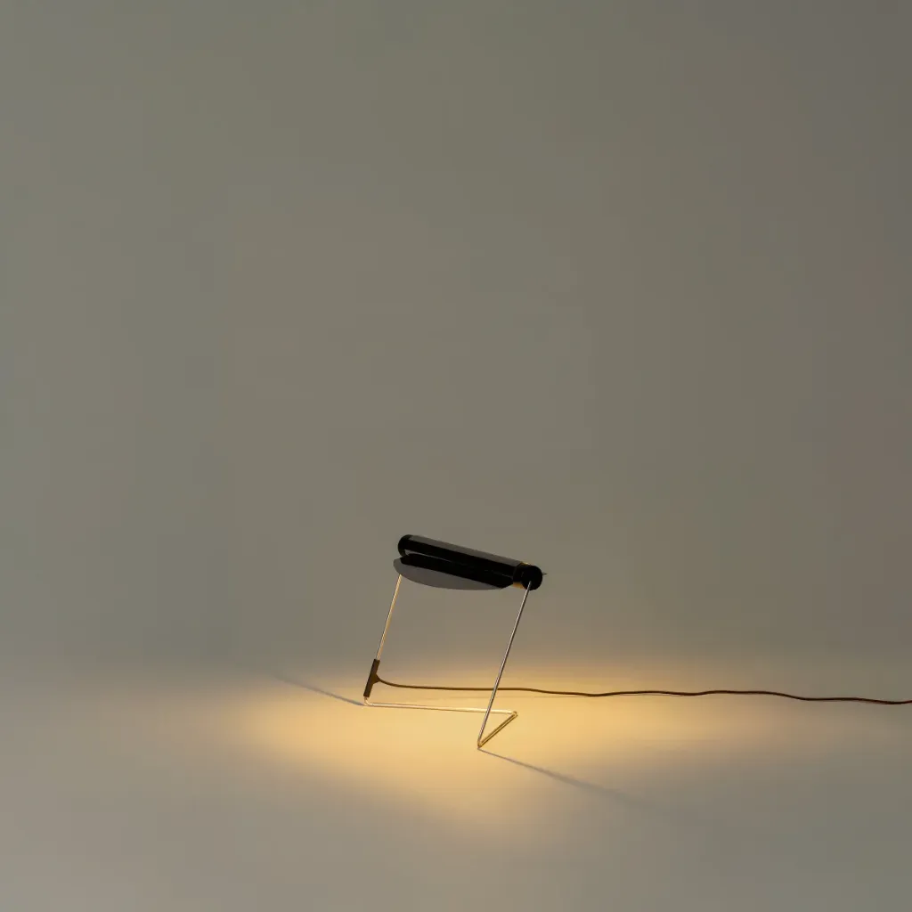 [SNC-LMPTA01] Lamparaprima, Metallic structure. Transparent glass light source.
